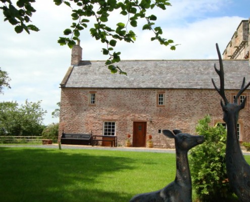 jacobean-cottage-exterior1 self catering breaks the Borders